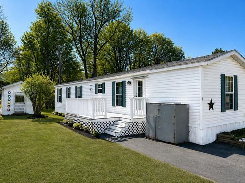 7 Dublin St, Gorham, NH, 03581-1504 | Card Image