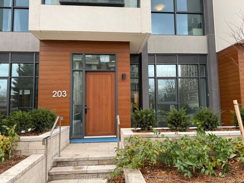 203-30 Inn On The Park Dr, North York, ON, M3C0P7 | Card Image