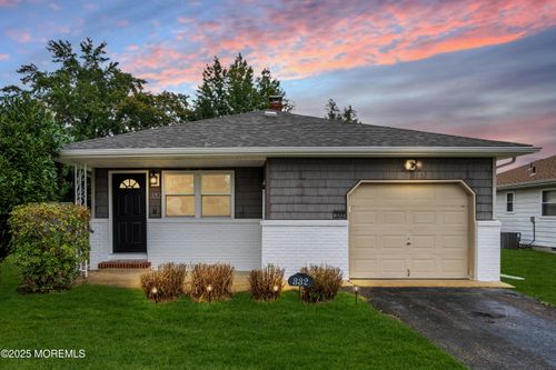 332 Curacao St, Berkeley, NJ, 08757-4646 | Card Image