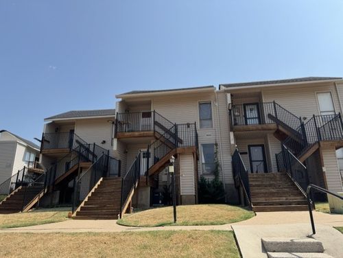 d-121 Falconhead Dr, Burneyville, OK, 73430-2226 | Card Image