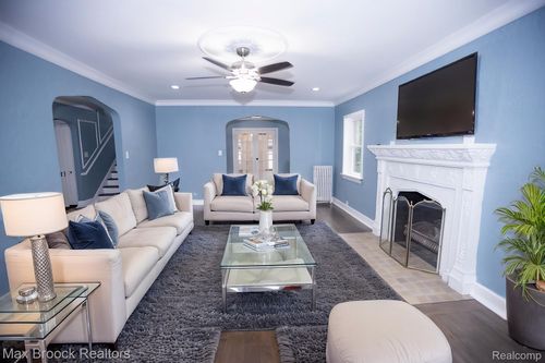 17352 Parkside St, Detroit, MI, 48221-2715 | Card Image