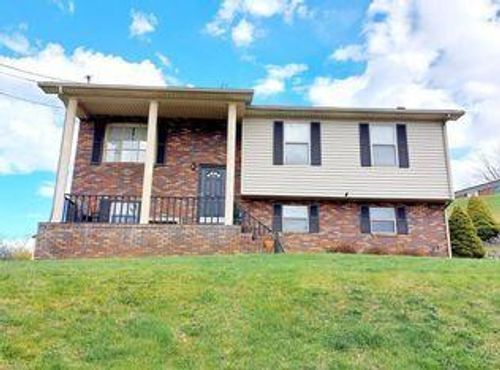 428 Westview St, Pounding Mill, VA, 24637-4144 | Card Image