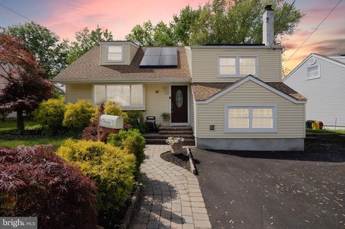 50 Miry Brook Rd, Hamilton, NJ, 08690-1642 | Card Image