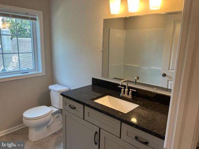 UNIT-4 - 215 E Linden St, Condo with 2 bedrooms, 1 bathrooms and null parking in KENNETT SQUARE PA | Image 31