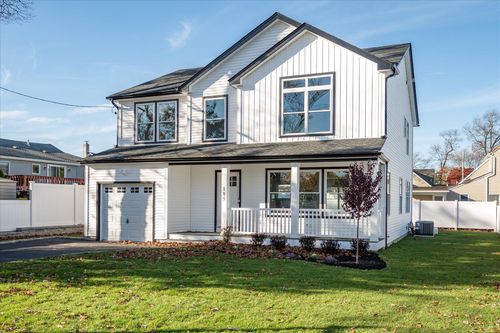 207 Sheffield Ave, West Babylon, NY, 11704-5304 | Card Image