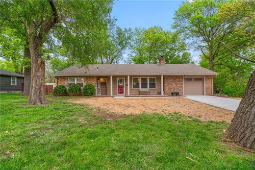 117 N Pine St, Gardner, KS, 66030-1123 | Card Image