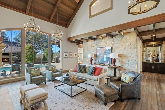 Grand but homey great room | Image 9
