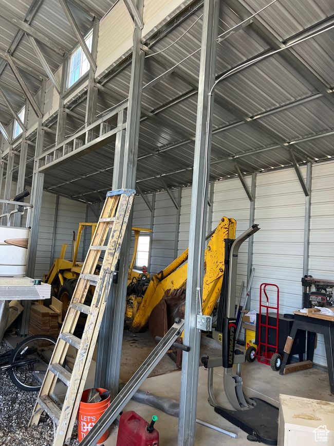 Interior space with metal wall | Image 18
