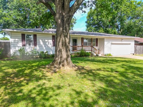 219 Anthony St, Muskogee, OK, 74403-4802 | Card Image