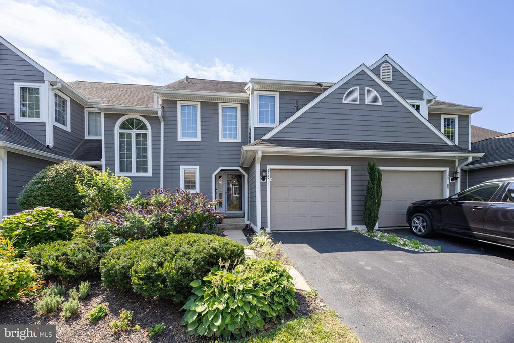Village Ln, Chadds Ford, PA 19317