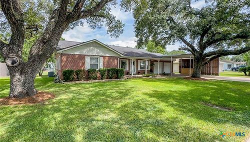 108 Sandra St, Edna, TX, 77957-2145 | Card Image