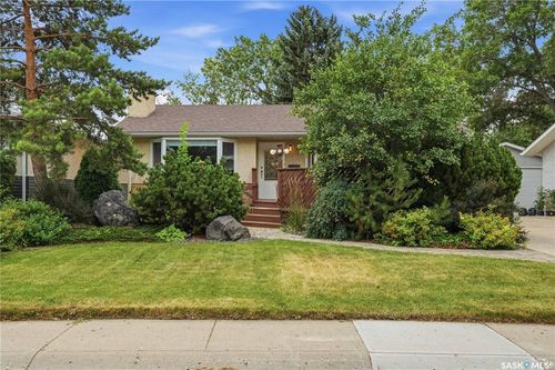19 Thomson Ave, Regina, SK, S4N0K1 | Card Image