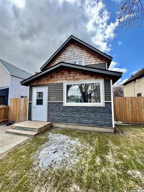 407 11th Street E, Prince Albert, SK, S6V1A8 | Card Image