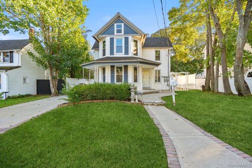 26 Northridge St, Patchogue, NY, 11772-2822 | Card Image