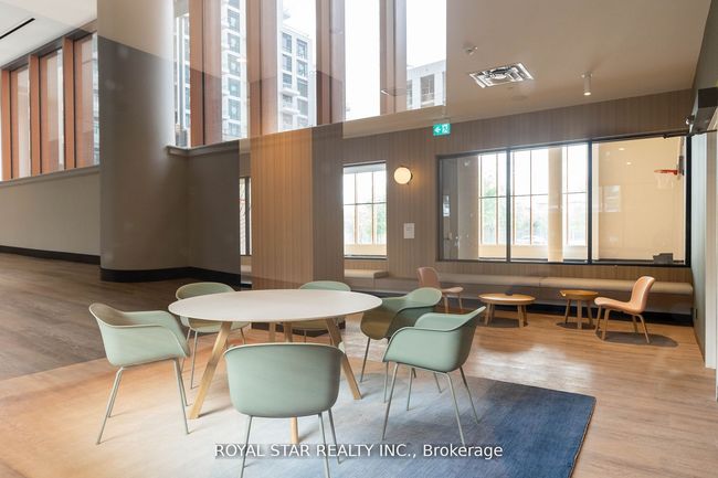 B-2313 - 7950 Bathurst St, Condo with 2 bedrooms, 1 bathrooms and 1 parking in Thornhill ON | Image 8