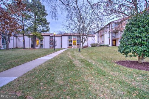 201-8011 Mandan Rd, GREENBELT, MD, 20770-2864 | Card Image