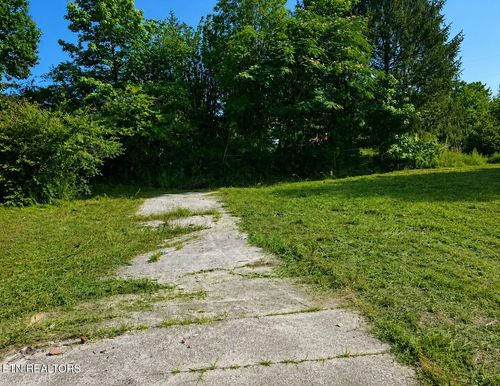 106 Wiley Cemetery Ln, Rocky Top, TN, 37769-5700 | Card Image