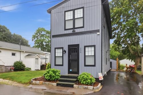 230 Cedar Ave, Portsmouth, RI, 02871-4513 | Card Image