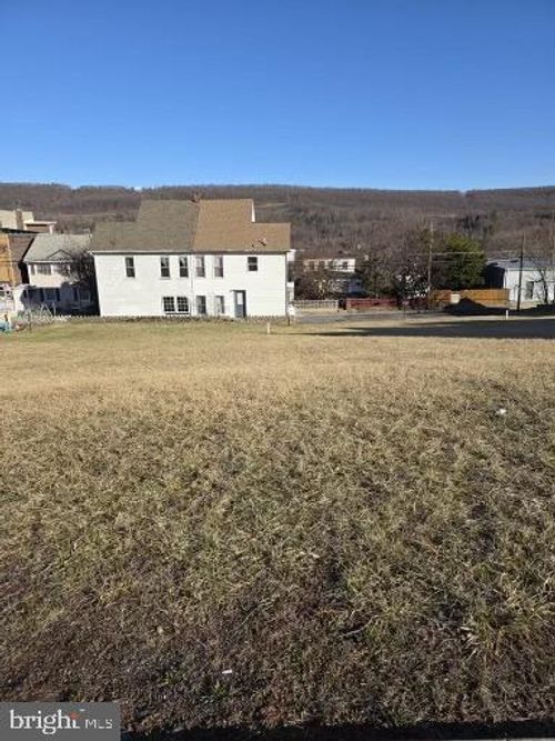 209 E Abbott Street, LANSFORD, PA, 18232 | Card Image