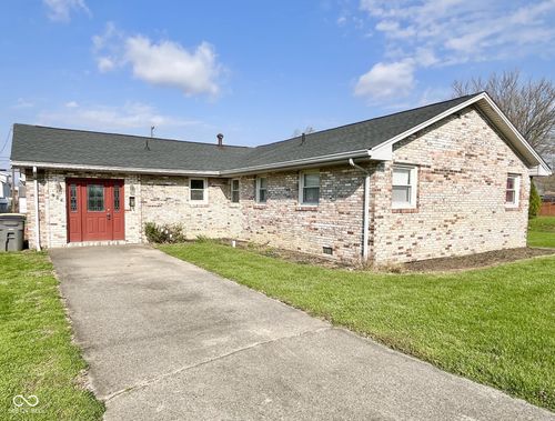 928 S Walnut St, Seymour, IN, 47274-2928 | Card Image