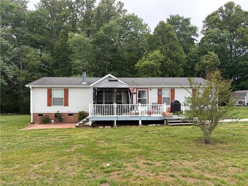 1090 Chestnut Grove Rd, King, NC, 27021-7900 | Card Image