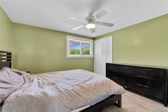 primary bed | Image 16