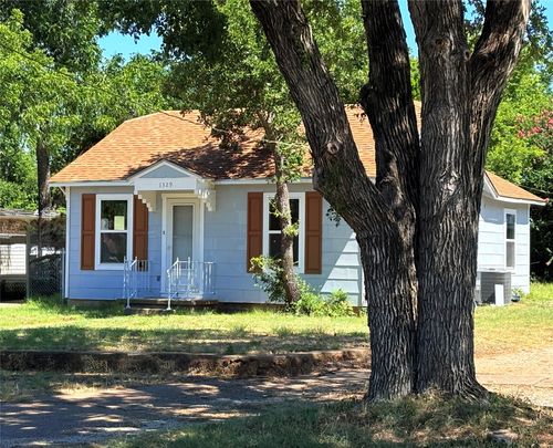 1329 4th St, Graham, TX, 76450-3317 | Card Image