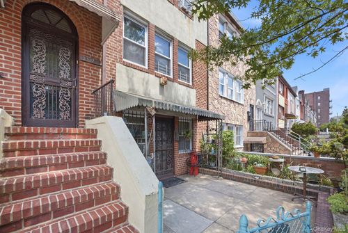 2317 33rd Ave, Astoria, NY, 11106-4132 | Card Image