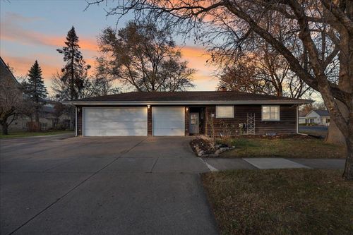 406 2nd St N, Bayport, MN, 55003-1021 | Card Image