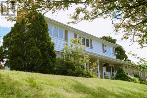20 Edinburgh Dr, Charlottetown, PE, C1A3G1 | Card Image