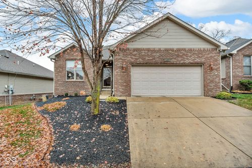 462 Glenview Dr, Greencastle, IN, 46135-7489 | Card Image