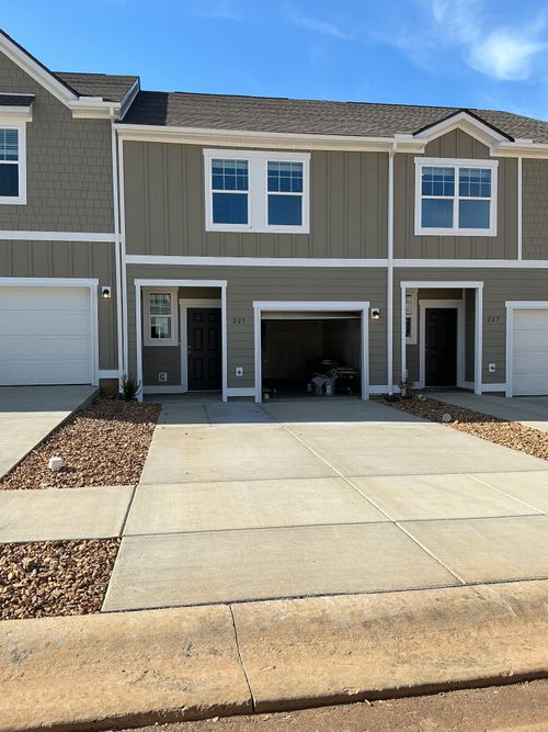 225 Darlington Drive, Dickson, TN, 37055 | Card Image