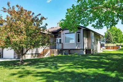 4021 40 Street Close, House detached with 4 bedrooms, 3 bathrooms and 4 parking in Ponoka AB | Image 2