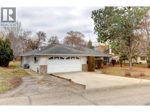 8208 Tebo Dr, Coldstream, BC, V1B1V3 | Card Image