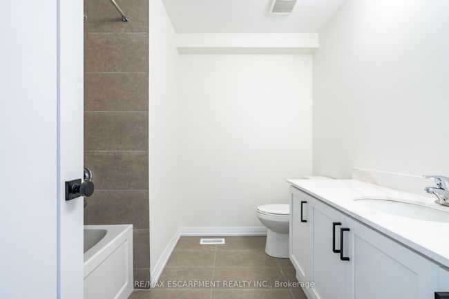 189 Lormont Blvd, House attached with 3 bedrooms, 3 bathrooms and 1 parking in Stoney Creek ON | Image 28