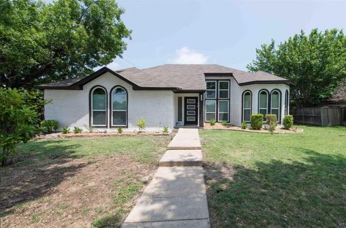 8701 Woodlake Dr, Rowlett, TX, 75088-4827 | Card Image