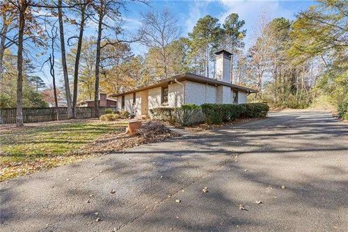 851 Eva Kennedy Rd, suwanee, GA, 30024-1911 | Card Image