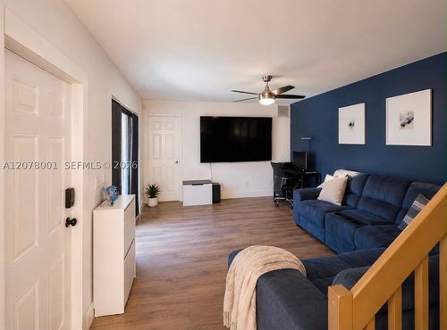 1200-1200 Sw 118th Ter, Davie, FL, 33325-3868 | Card Image