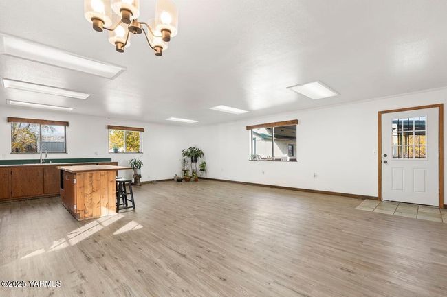 Formal Living Space | Image 9