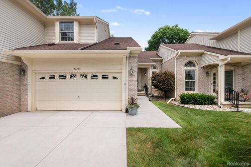 24275 Weathervane Ct, Novi, MI, 48374-3079 | Card Image