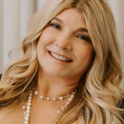 Stefanie Silveira-Chavez
