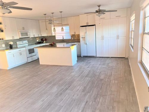 apt-414h-1401 Sw 135th Ter, Pembroke Pines, FL, 33027-1868 | Card Image