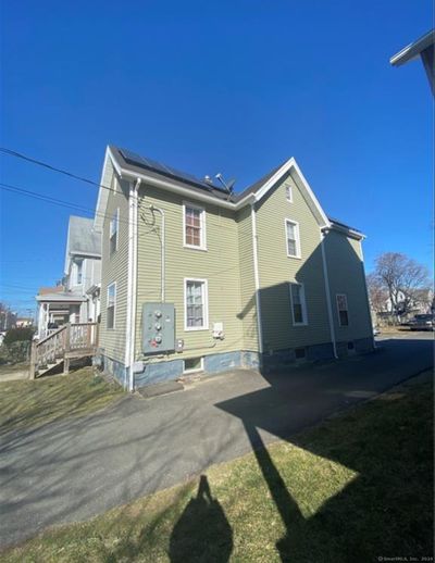 185 Stillman Street, Home with 4 bedrooms, 2 bathrooms and 4 parking in Bridgeport CT | Image 3