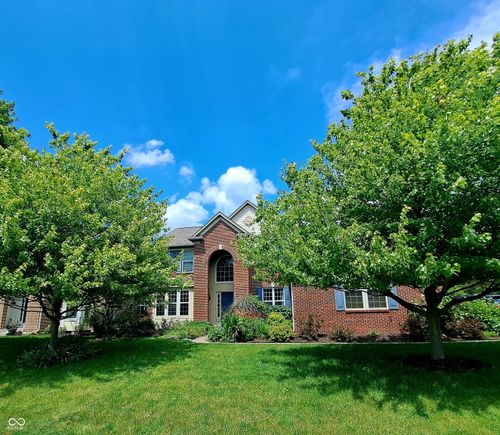 4621 Pebblepointe Pass, Zionsville, IN, 46077-8990 | Card Image