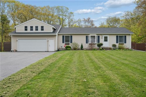 20 Oak Hill Dr, Exeter, RI, 02822-3714 | Card Image