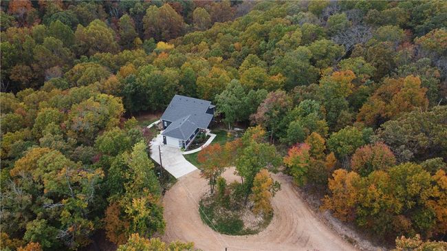 Private driveway on a cul-de-sac | Image 6