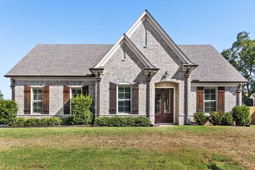 110 Laurel Glen Dr, Oakland, TN, 38060-3570 | Card Image