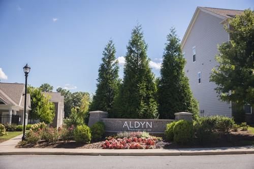 101 Holden Way, Woodstock, GA, 30189-1107 | Card Image