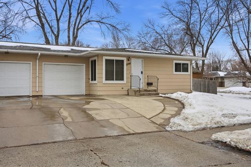 2201 15th St S, Fargo, ND, 58103-5231 | Card Image