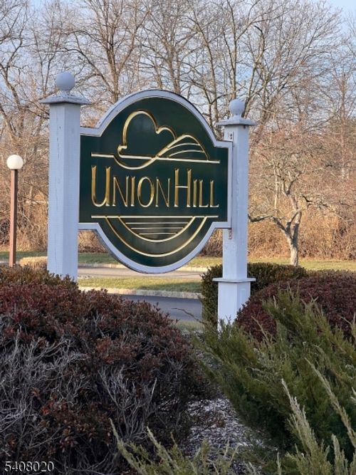 15 Sam Bonnell Dr, Clinton, NJ, 08809-1100 | Card Image